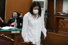 BERITA FOTO: Pakai Baju Serba Putih, Putri Candrawathi Jalani Sidang Tuntutan