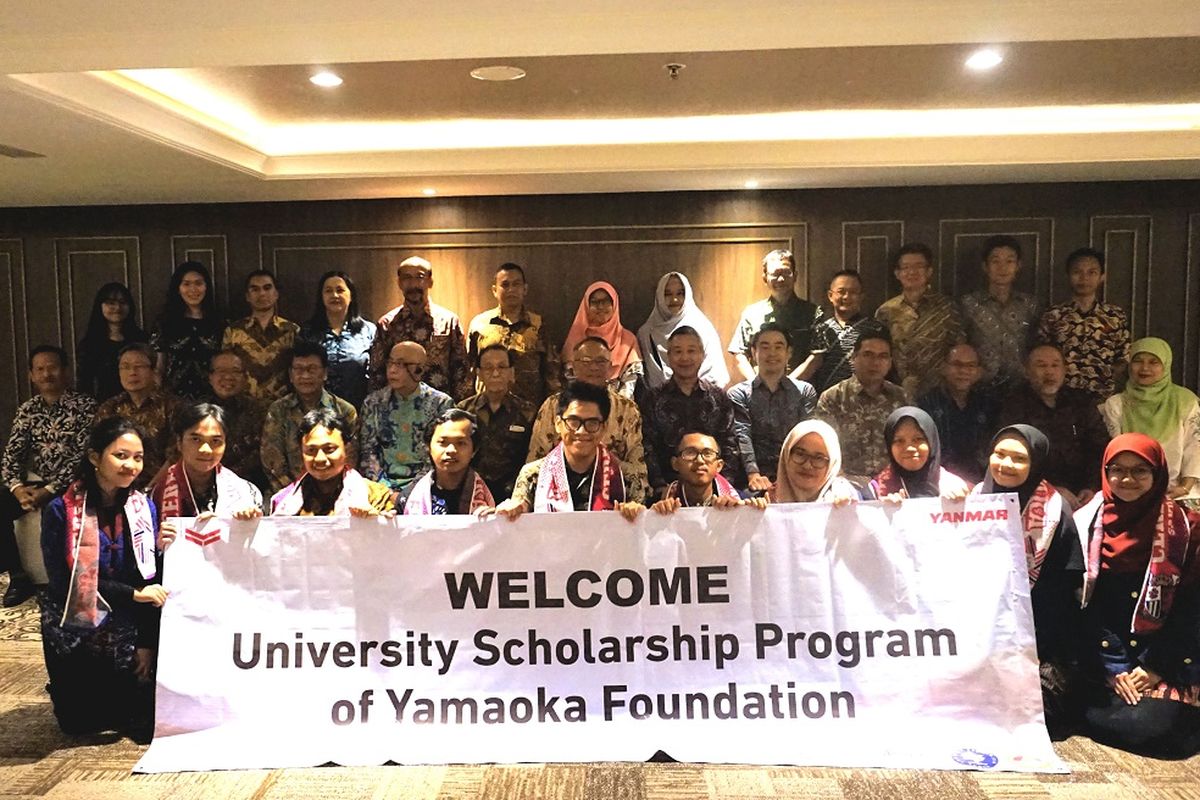 Pemberian beasiswa Yamaoka Scholarship Foundation untuk mahasiswa Institut Pertanian Bogor (IPB).