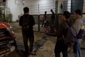 Polisi Geledah Klinik di Jaksel Tempat Sutrimo Tewas, Bantal hingga Motor Dibawa