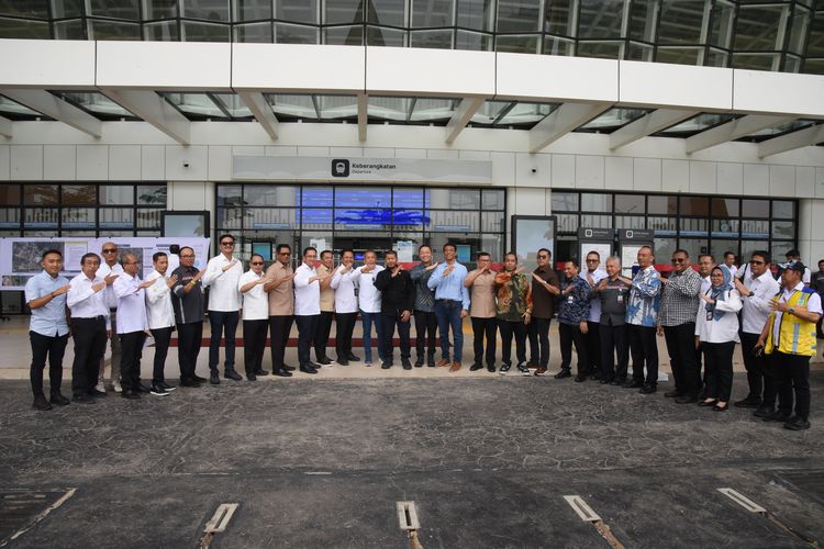 Komisi V Dewan Perwakilan Rakyat (DPR) Republik Indonesia (RI) melakukan Kunjungan Kerja Spesifik ke Stasiun Kereta Cepat Karawang, Kamis (27/11/2025). 