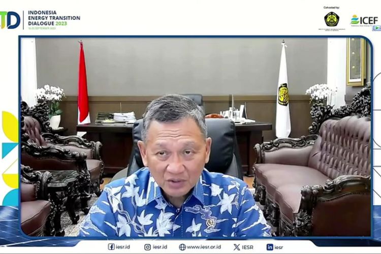 Tangkapan layar Menteri Energi dan Sumber Daya Mineral (ESDM) Arifin Tasrif menyampaikan pemaparannya dalam Indonesia Energy Transition Dialogue 2023 yang digelar secara daring dan luring di Jakarta, Senin (18/9/2023).