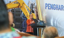 Menteri Tenaga Kerja Beri Penghargaan K3 untuk Gubernur dan Pengusaha