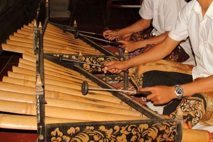 Rindik adalah salah satu alat musik Bali.