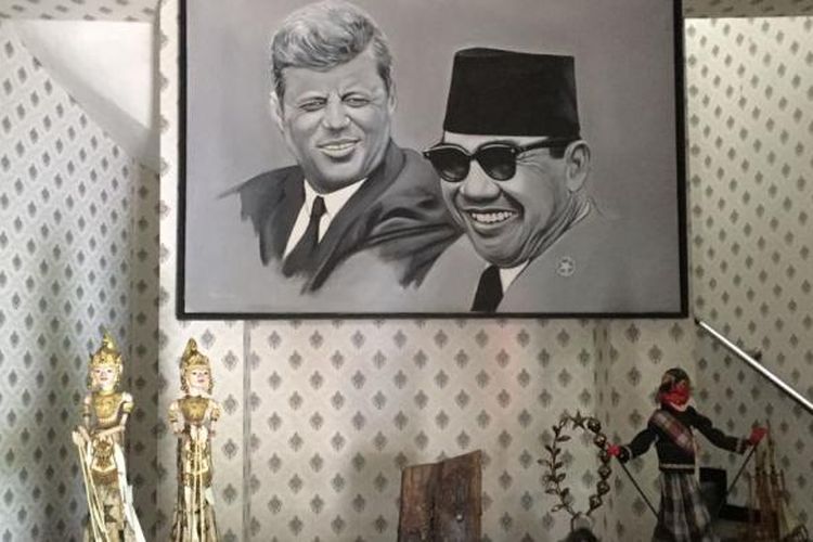 Lukisan Soekarno, Bung Hatta, Soeharto, BJ Habibie, Gus Dur, Jenderal Soedirman, hingga M. Jusuf terpampang di Gedung Kembar, Purwakarta. Sementara lukisan pemimpin dunia antara lain Mahatma Gandhi, John F Kennedy, serta Che Guevara. Ada juga tokoh yang dihormati masyarakat seperti Mbah Marijan.