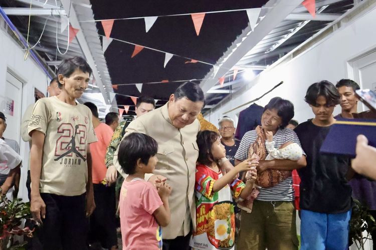 Prabowo Kunjungi Hunian Baru Warga di Senen: Semoga Lebih Layak dan Nyaman