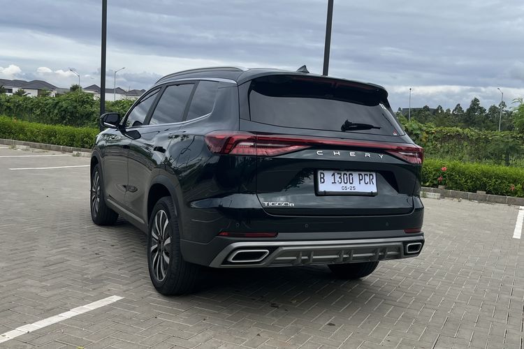Chery Tiggo 8 CSH yang dijajal media belum punya emblem.