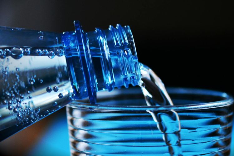 Ilustrasi air minum, kualitas air minum.