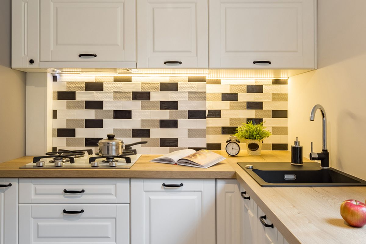 Ilustrasi dapur sempit, ubin dinding dapur. 