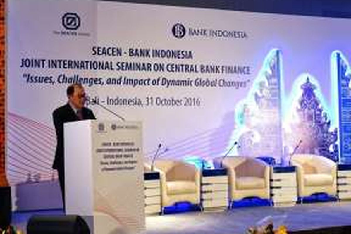 Deputi Gubernur Bank Indonesia, Hendar, dalam seminar “Issues, Challenges and Impact of Dynamic Global Changes on Central Bank Finance”, Senin (31/10/2016) di Tanjung Benoa, Bali. (Dok. Bank Indonesia)