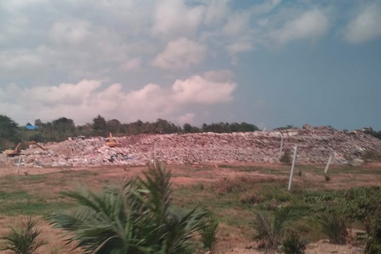 Tumpukan sampah Tempat Pengolah Akhir Sampah (TPAS) Manggar, Balikpapan, Kalimantan Timur.