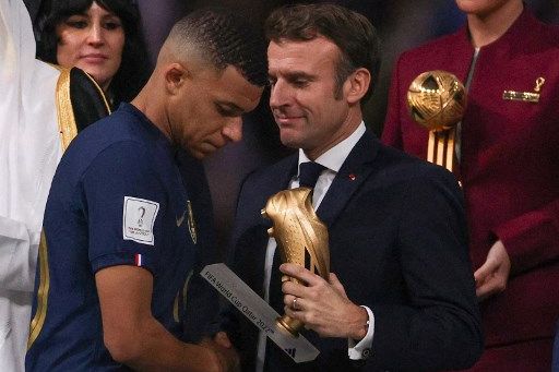 Final Piala Dunia: Presiden Perancis Canggung Usai Rangkulannya Diabaikan Mbappe
