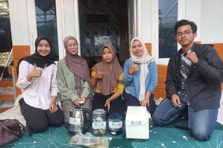 Siapa Sangka, Ampas Kopi dari Warung Desa Ini Bisa Diolah Jadi Obat Kumur