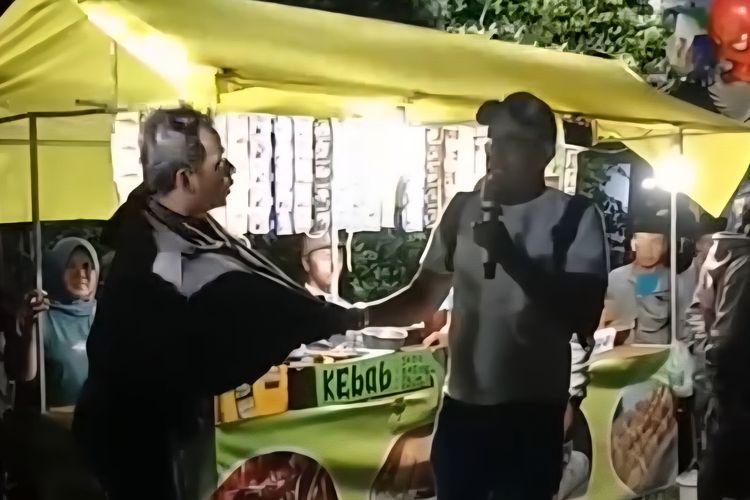 Tangkapan layar kepala desa Bades mengamuk dan tangkap penjual miras saat karnaval sound horeg