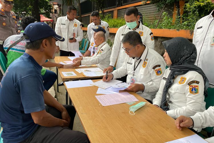 Sopir truk pertanyakan efektivitas uji emisi, padahal sudah uji KIR rutin
