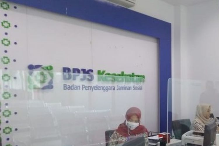 Pelayanan tatap muka di BPJS Kesehatan Kantor Cabang Jember, Jawa Timur