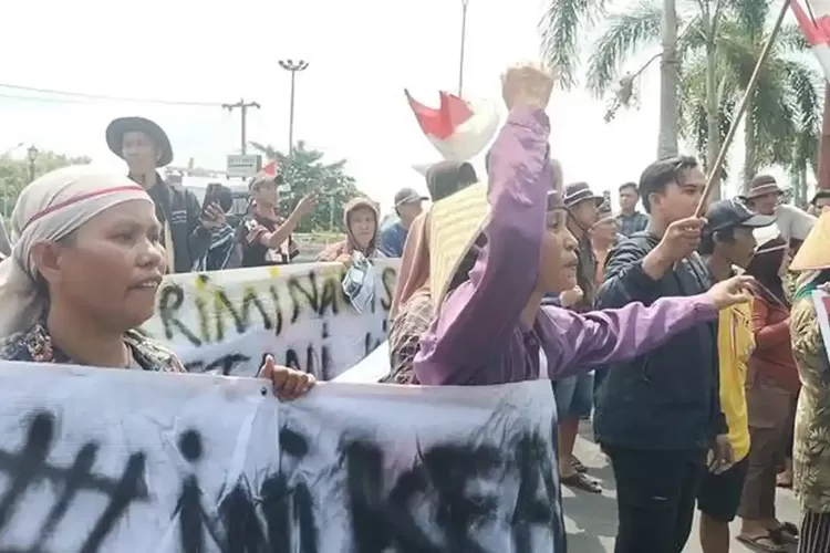 Petani Ditangkap Usai Bakar Lahan untuk Kebun Kopi, Warga Geruduk Polres Musi Rawas