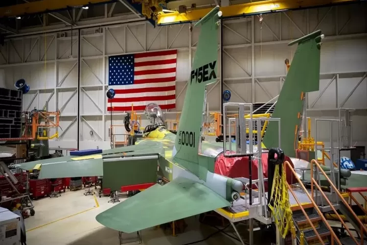 F-15EX nomor 0001 di pabrik Boeing, AS.
