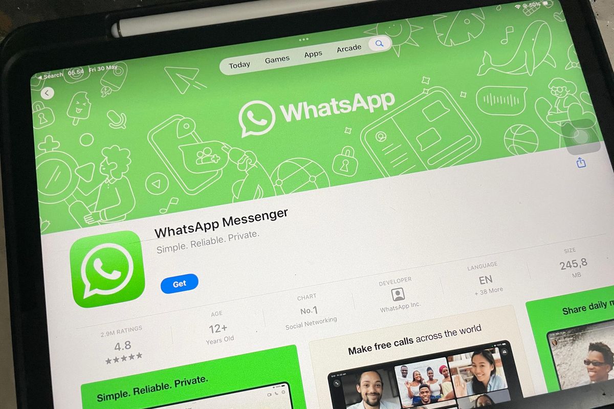 Cara download WhatsApp di iPad.