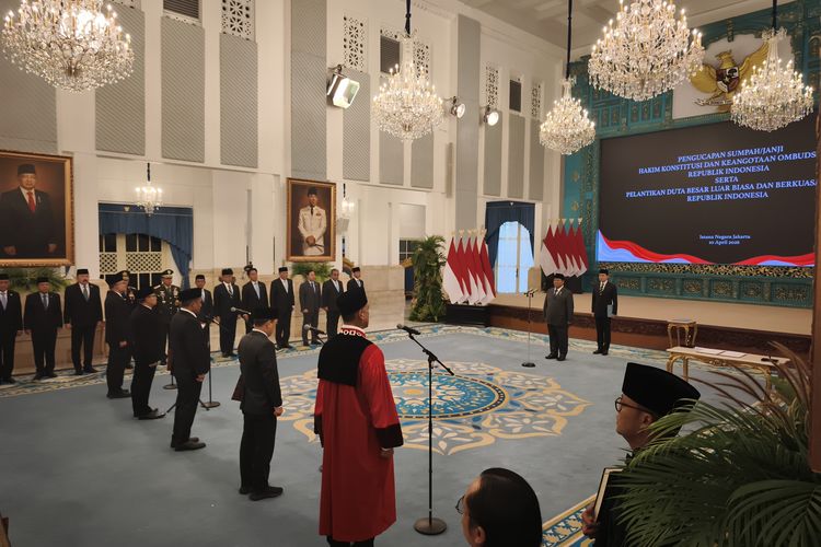 Prabowo Lantik Andi Rahadian Jadi Dubes RI untuk Oman-Yaman