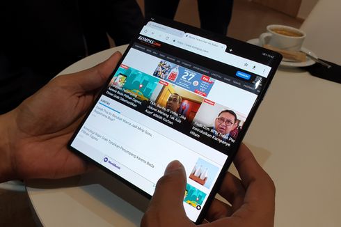 Smartphone Layar Lipat Diprediksi Sulit Laku