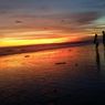 Pesona Pantai Berawa di Bali, Indahnya Sunset dan Bisa Berselancar