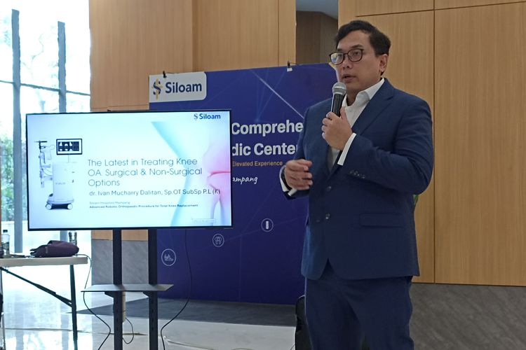  Robotic Total Knee Replacement and the Future of Orthopedic di Siloam Hospitals Mampang, Jakarta Selatan, pada Rabu (26/11/2025).