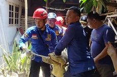 Petugas Damkar Evakuasi Buaya dengan Panjang 2 Meter di Gudang Milik Warga di Brebes