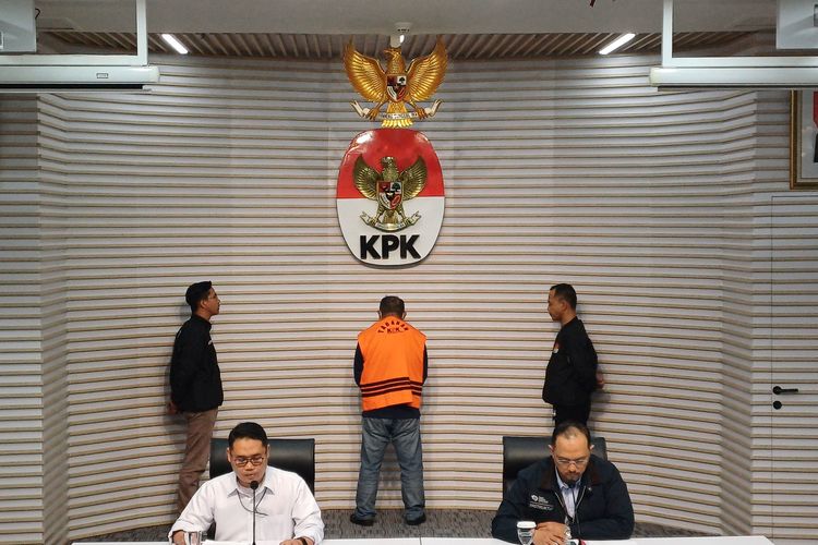 Komisi Pemberantasan Korupsi (KPK) menetapkan Kepala Dinas Pendidikan dan Kebudayaan Provinsi Maluku Utara (Malut), Imran Jakub sebagai tersangka dugaan suap, Kamis (4/7/2024).