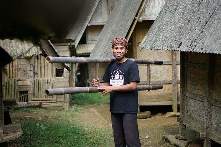 Ruhandi, Kepala Desa Warungbanten, Kabupaten Lebak, penerima Apresiasi Ikon Prestasi Pancasila Tahun 2020 dari Badan Pembinaan Ideologi Pancasila. Senin (22/6/2020).