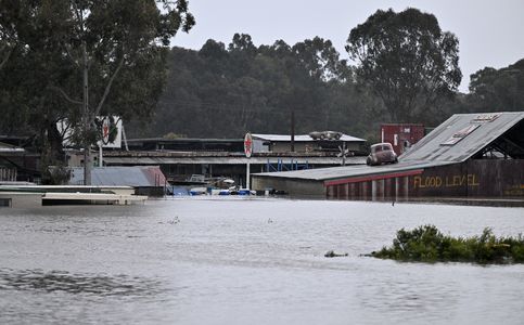 Australian Authorities Urge Residents to Evacuate Ahead of Flash Floods
