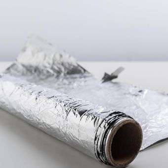 Ilustrasi aluminium foil. 