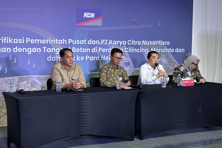 KKP memastikan tidak ada penyelewengan dalam pemasangan pagar beton di pesisir Cilincing, Jakarta Utara