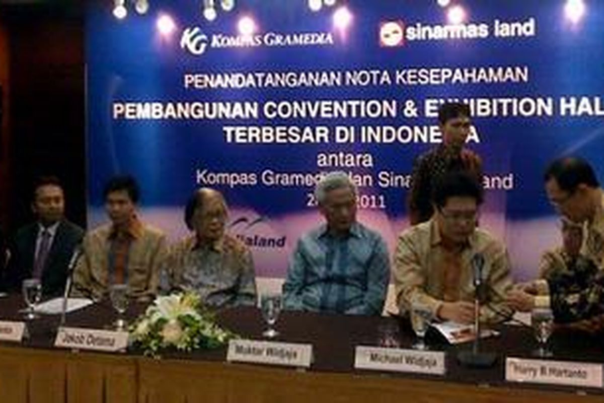 Kompas Gramedia menggandeng Sinar Mas Land dalam membangun sebuah Convention dan Exhibition Hall terbesar di Indonesia. Rencananya bangunan ini akan dibangun di kawasan BSD City, Tangerang Selatan.