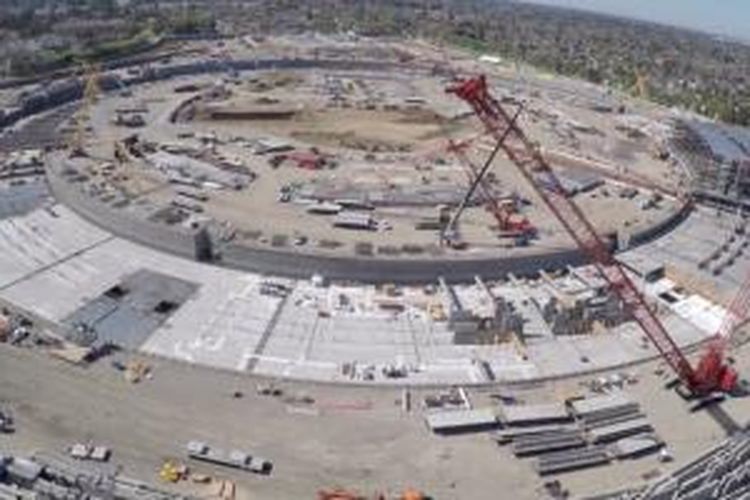 Situasi pembangunan Apple Campus 2 dilihat dari udara