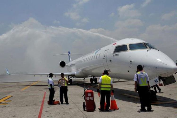 A Garuda Indonesia CRJ1000