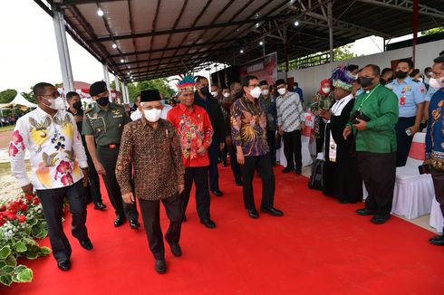 Hadiri Silaturahmi Perayaan Natal di Biak Numfor, Wapres: Mari Rawat Kerukunan