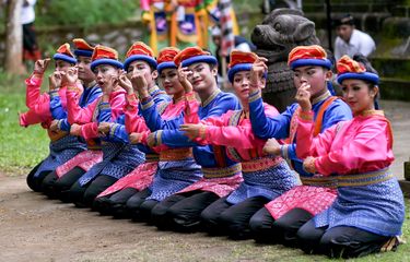 Tari Saman, tarian tradisional dari Aceh DOK. Shutterstock/Reca Ence AR