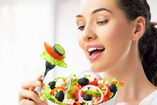 Rutin Makan Buah dan Sayuran Bikin Kita Lebih Bahagia