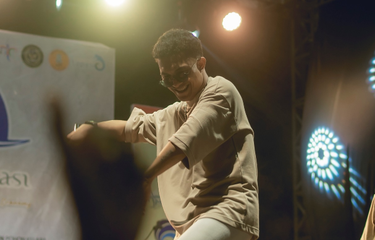 Media sosial Tiktok dan Youtube tengah viral dengan lagu berjudul ?Stecu? yang dinyanyikan oleh Faris Adam.