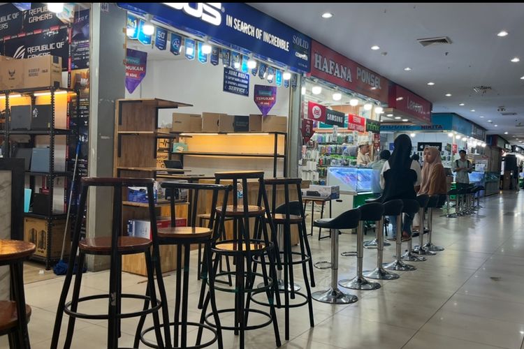 Terekam CCTV, 3 Remaja di Padang Bobol Toko Elektronik Plaza Andalas Padang