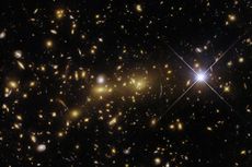 Seperti Apa Galaksi Monster yang Dipotret Teleskop Hubble?