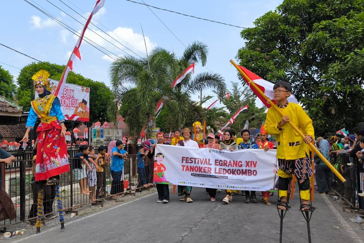 Belajar Kerja Sama, Sabar, dan Saling Dukung dari Sepasang Egrang