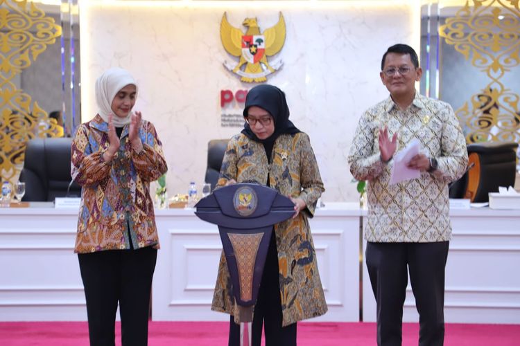 Menteri Pendayagunaan Aparatur Negara dan Reformasi Birokrasi (PANRB) Rini Widyantini dalam Peresmian Mal Pelayanan Publik Triwulan II Tahun 2025 di Jakarta, Rabu (11/6/2025).