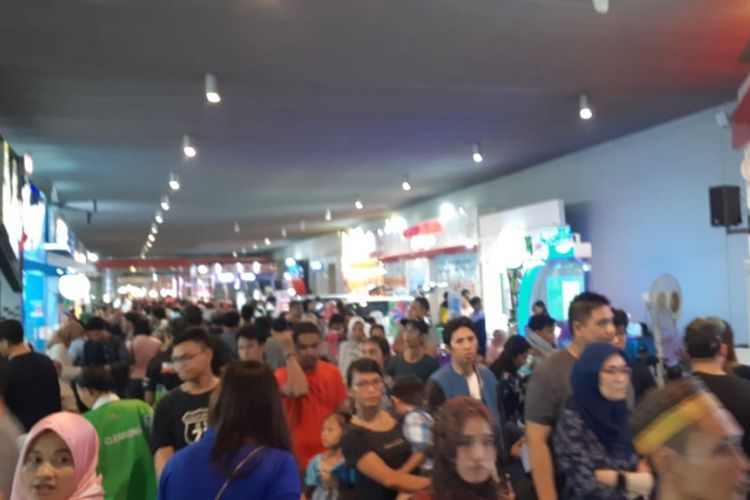 Suasana malam terakhir Pekan Raya Jakarta 2018, Minggu (1/7/2018).