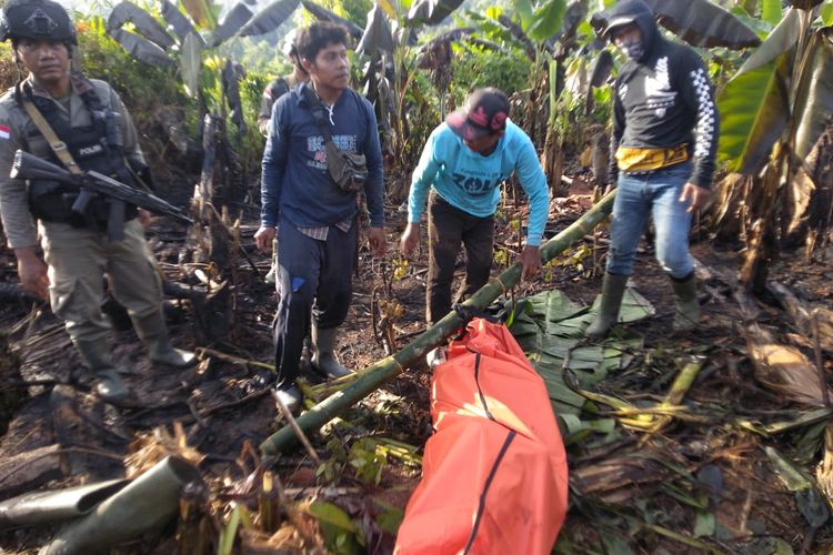 Foto//Evakuasi Warga Parigi Yang Ditemukan Meninggal Ditengah Kebun ,Kamis (3/3)