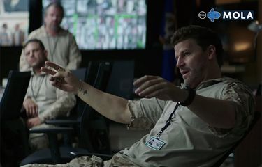 David Boreanaz yang memerankan karakter Jason Hayes dalam serial SEAL Team.