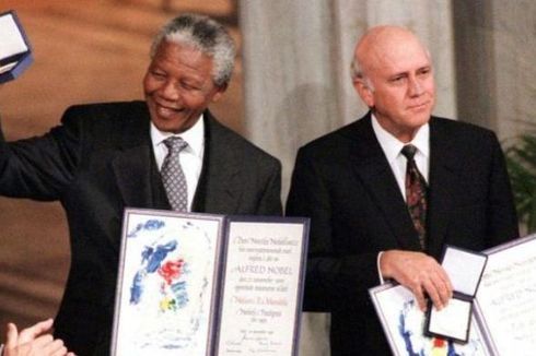Mandela Pernah Dipaksa Menolak Hadiah Nobel Perdamaian