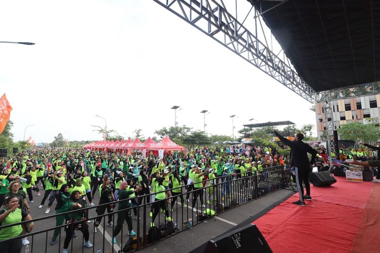 Damai Putra Group menggelar Sports Day Zumba Party di Taman Abisvara dan Commercial Park Sayana Apartments pada Minggu (30/10/2022). 