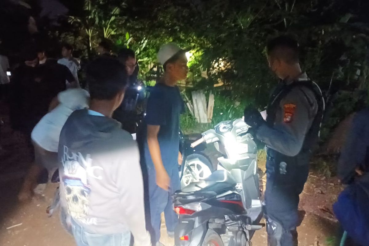 Tim Patroli Perintis Presisi (3P) Polres Metro Depok menangkap tiga pelaku pencurian motor di Kampung Cipayung, Gang Mushollah 2, RT 004 RW 021, Kelurahan Abadi Jaya, Sukmajaya, Depok pada Selasa (24/1/2023). 