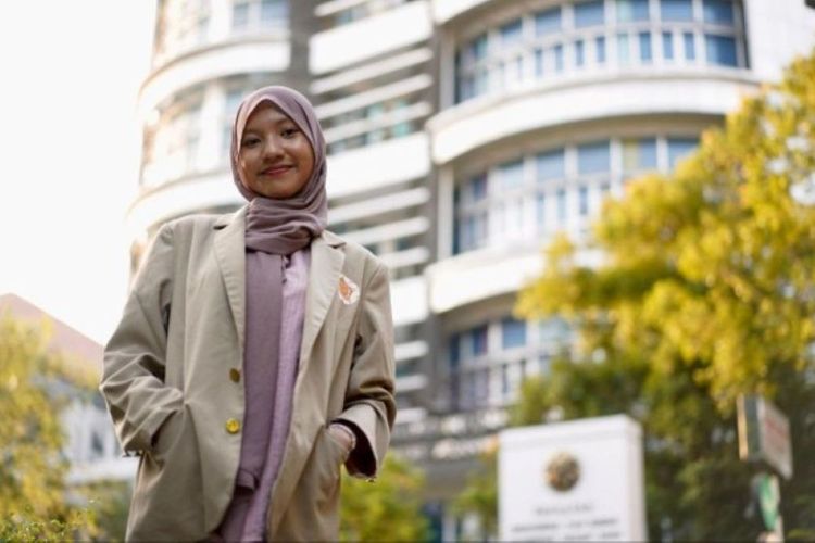 Air Mata yang Menjelma Cahaya: Perjuangan Radha Memeluk Esok di Tengah Badai Kehilangan